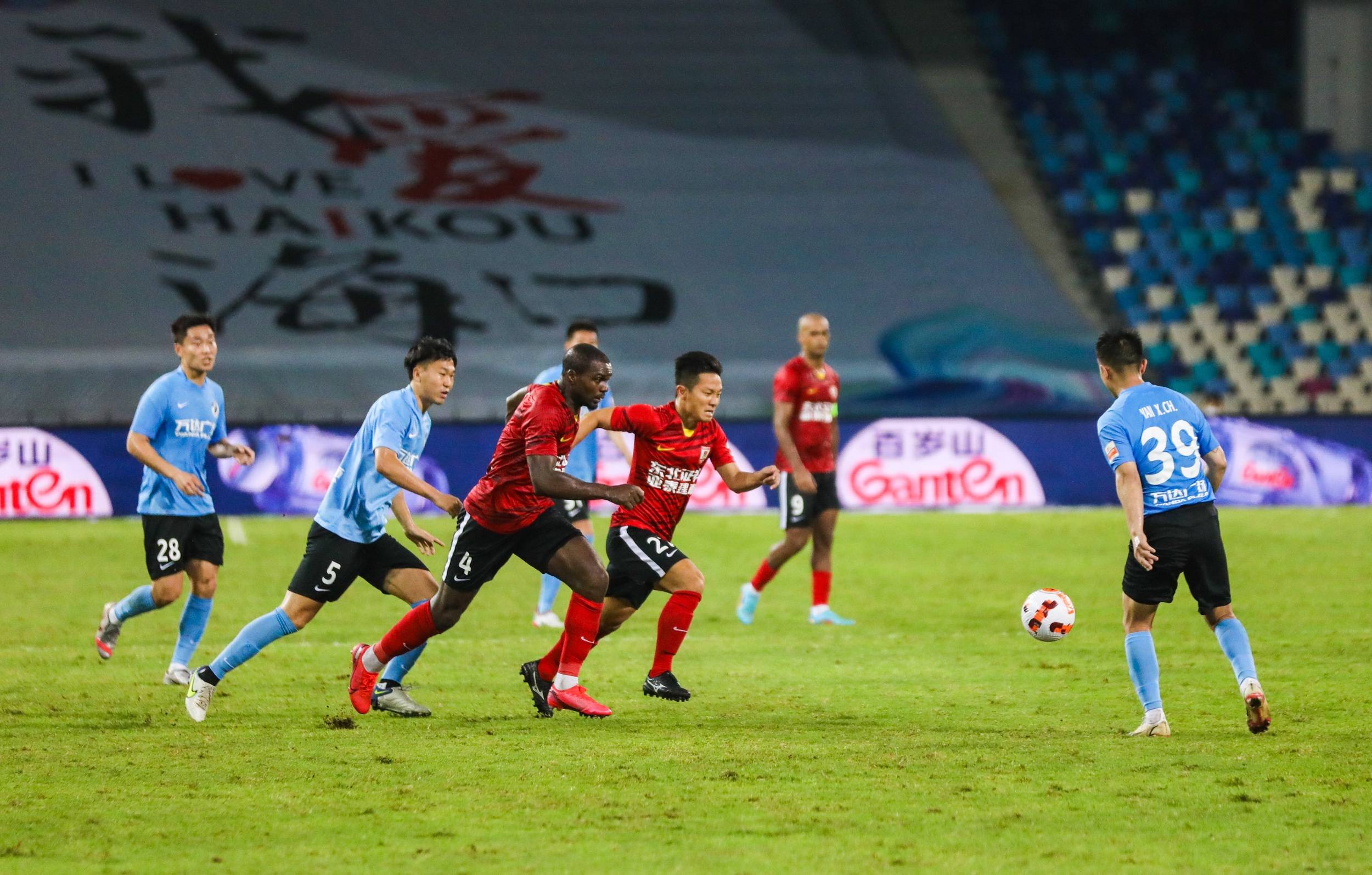 在与巴萨对 在与巴萨对